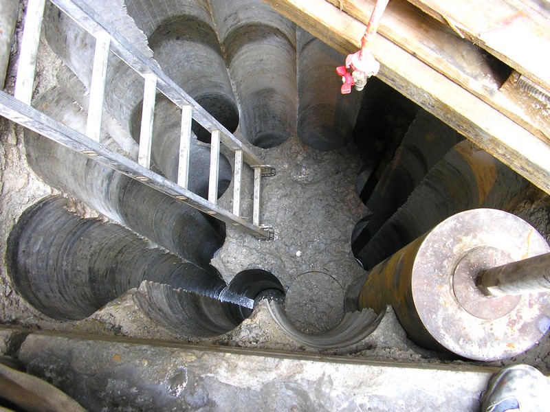 Carottages de forte profondeur pour extraire un tronçon de radier de 2,50m d’épaisseur – Site Lafarge St Pierre la Cour (53)